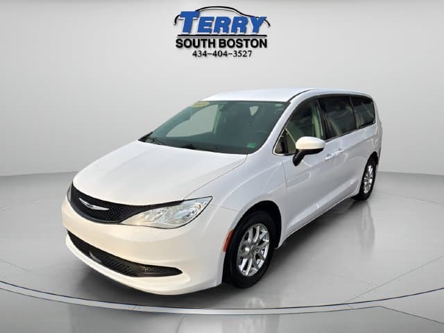 Pre-Owned 2022 Chrysler Voyager LX - photo - 3