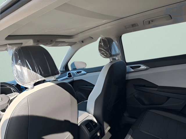 New 2026 Volkswagen Taos 1.5T SE - photo - 4
