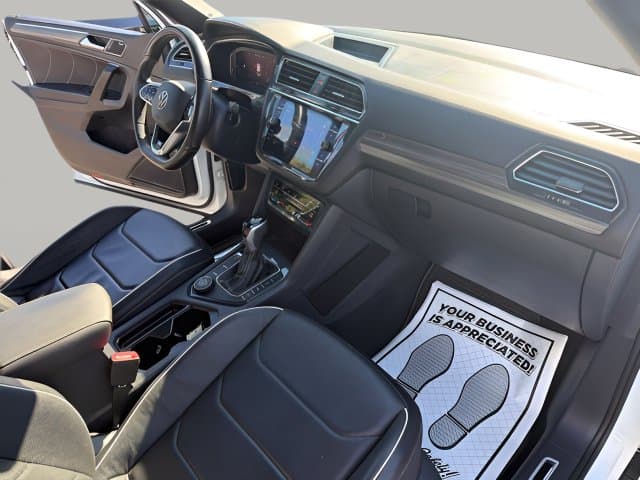 Pre-Owned 2022 Volkswagen Tiguan 2.0T SEL R-Line - photo - 28
