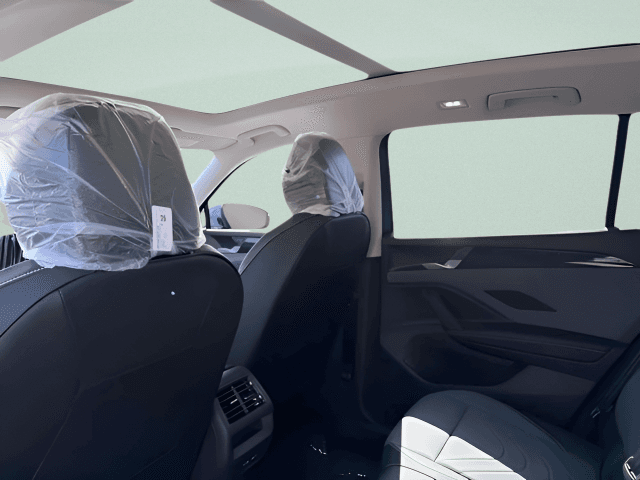 New 2026 Volkswagen Tiguan SE - photo - 3