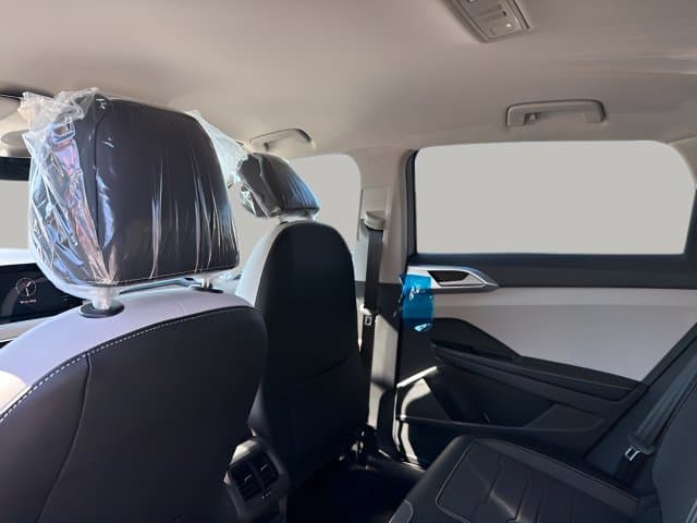 New 2027 Volkswagen Taos 1.5T SE - photo - 6