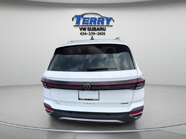 Pre-Owned 2025 Volkswagen Taos 1.5T SE - photo - 2