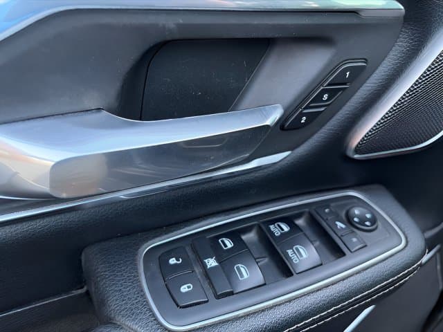 Pre-Owned 2019 Ram 1500 Laramie - photo - 9