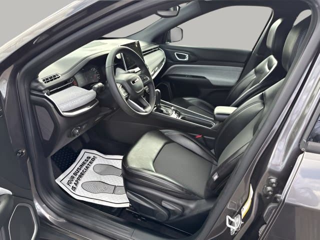 Pre-Owned 2023 Jeep Compass Latitude - photo - 4