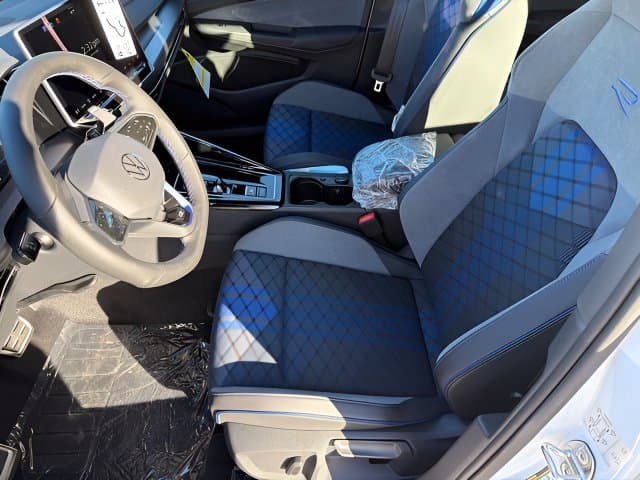 New 2026 Volkswagen Golf R Base - photo - 4