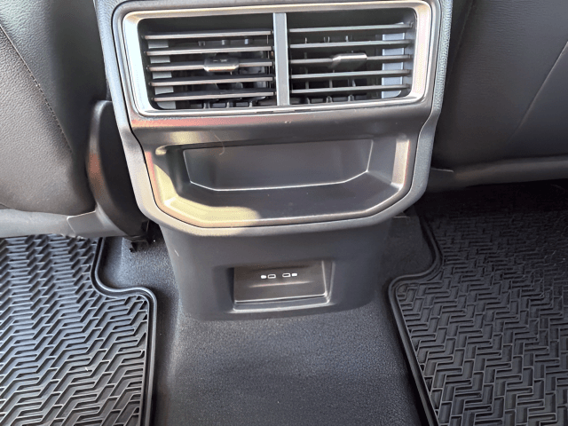 New 2026 Volkswagen Atlas Cross Sport SE - photo - 7