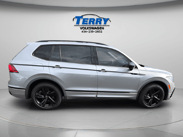 2024 Volkswagen Tiguan 2.0T SE R-Line Black Photo in Forest VA 24551
