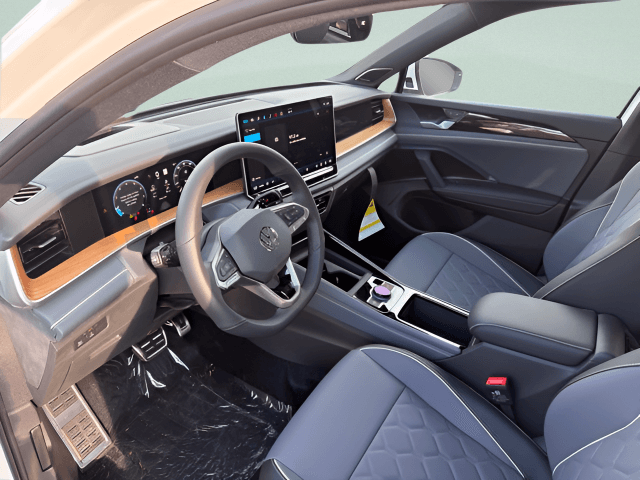 2026 Volkswagen Tiguan SEL R-Line Turbo Photo in Forest VA 24551