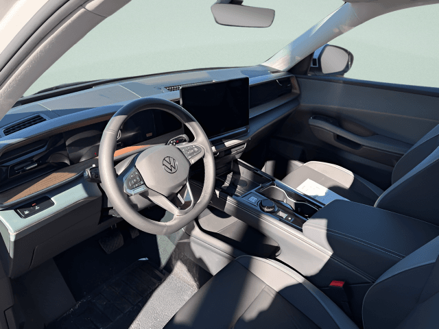 2027 Volkswagen Atlas SE w/Technology Photo in Forest VA 24551