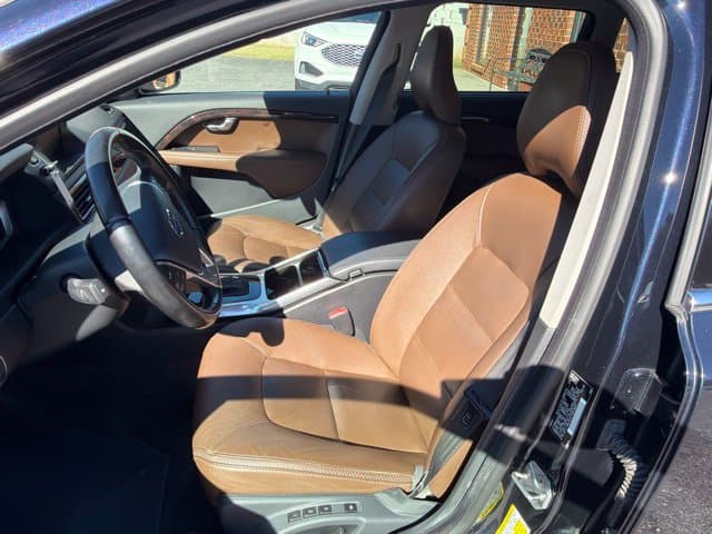 2016 Volvo XC70 T5 Premier Photo in Lynchburg VA 24502
