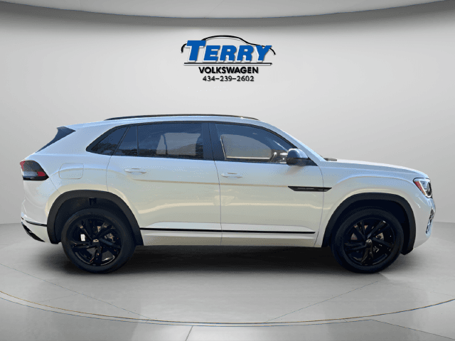 2026 Volkswagen Atlas Cross Sport SEL R-Line Black Photo in Forest VA 24551